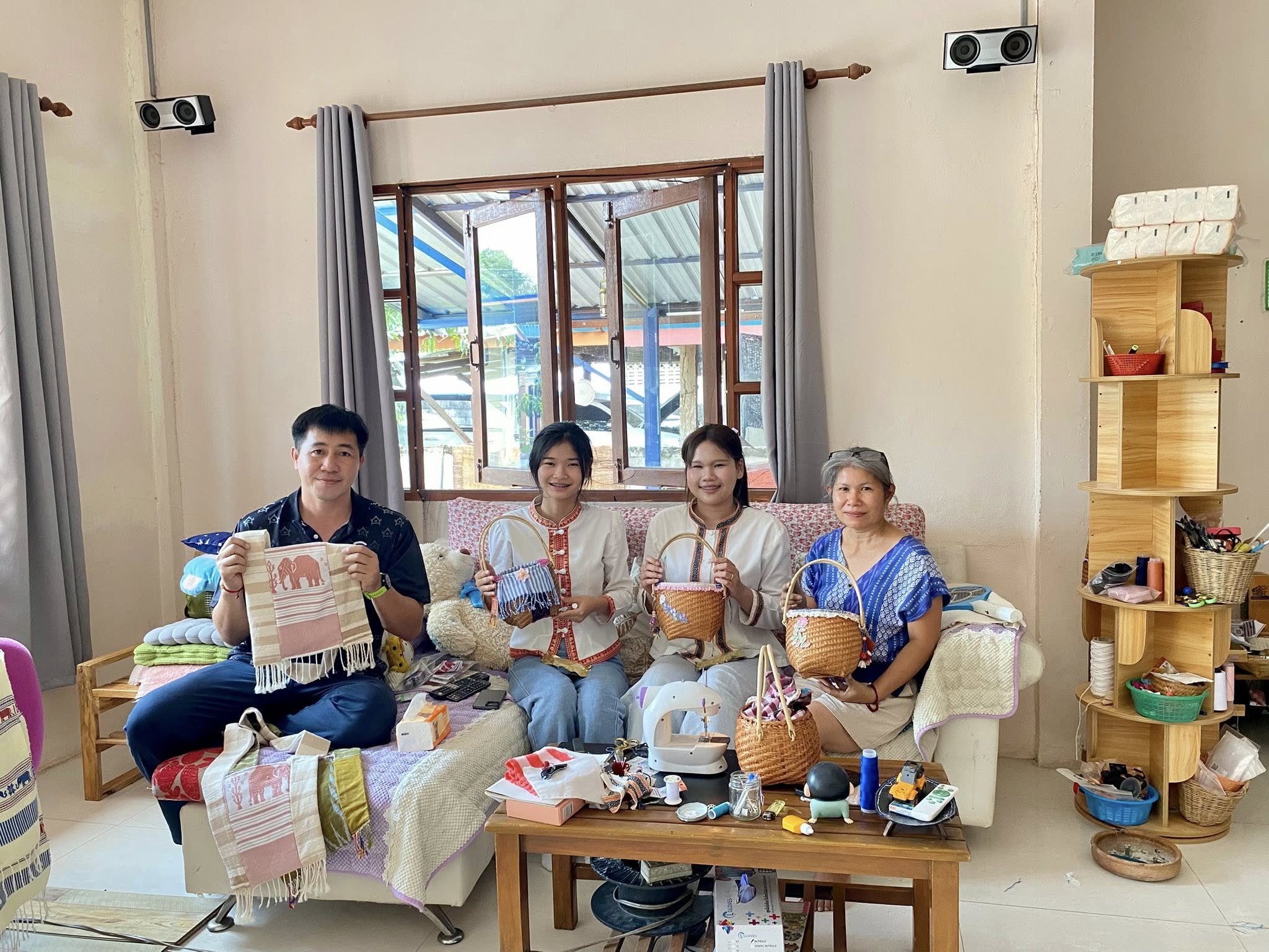 สพอ.คอนสาร : ลงพื้นที่ติดตาม สนับสนุน ผู้ผลิต ผู้ประกอบการ OTOP