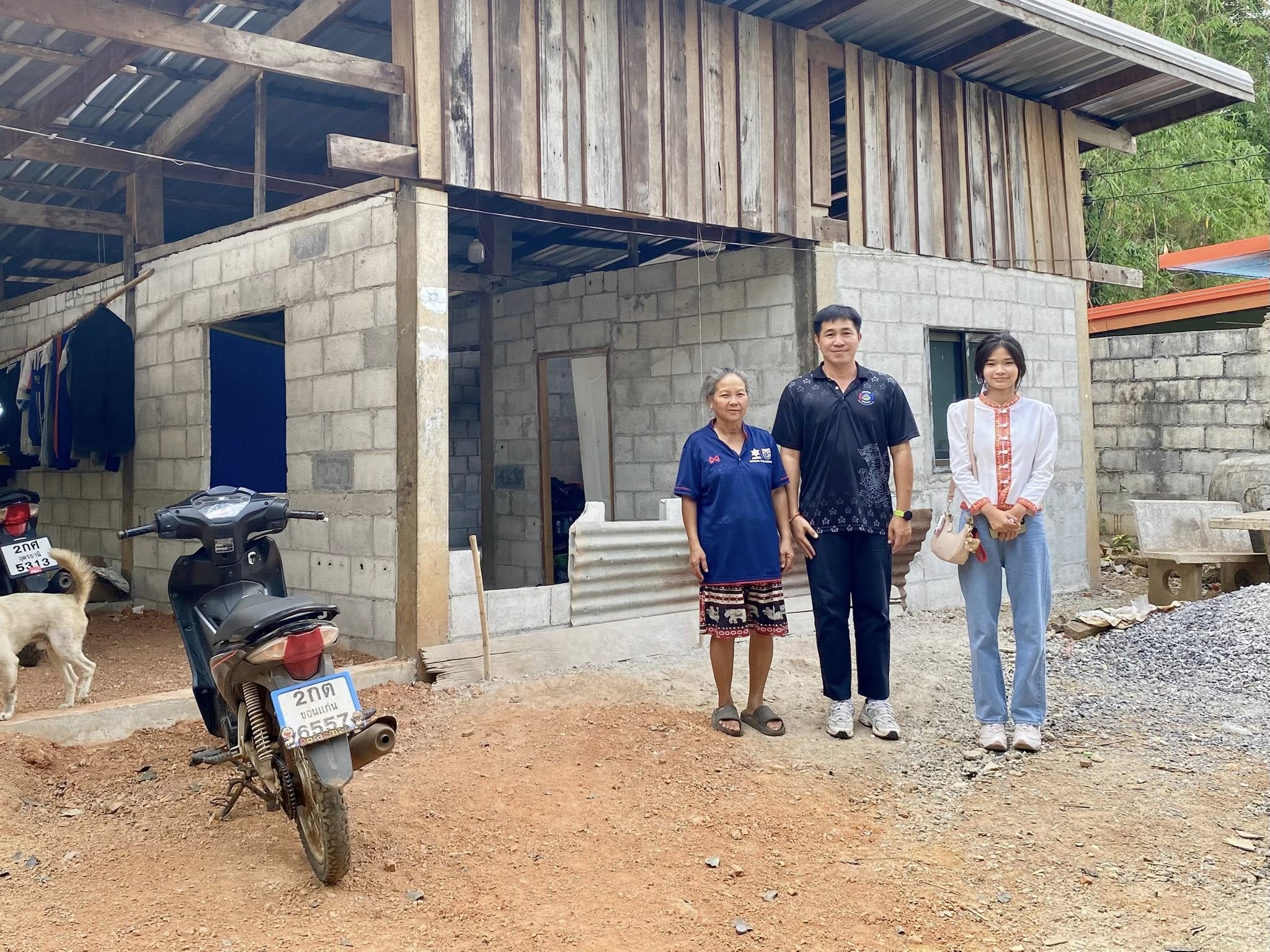 สพอ.คอนสาร : ลงพื้นที่ติดตามครัวเรือนเปราะบาง TPMAP ขับเคลื่อนการขจัดความยากจนและพัฒนาคนทุกช่วงวัยอย่างยั่งยืนตามหลักปรัชญาของเศรษฐกิจพอเพียง (ศจพ.)